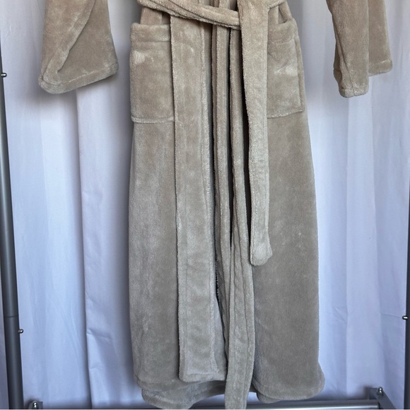 Brookstone Spa Tan Robe - Picture 4 of 10